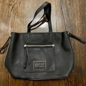 MARC BY MARC JACOBS M0007382 Black Leather Tote